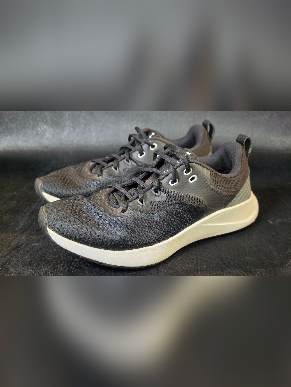 Under Armour Charged Assert Men’s 9.5 Black Running Shoes Sneakers 3023705-001